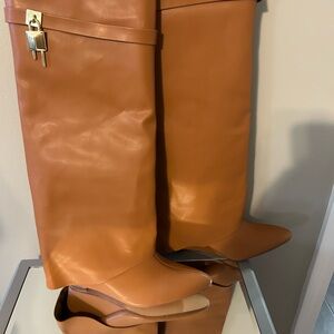 Chic Tan Women's Wedge Boots